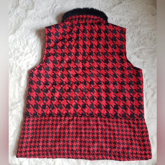 Casual Identity Puffer Vest - Red & Black Quilted Vest - Picture 5 of 9